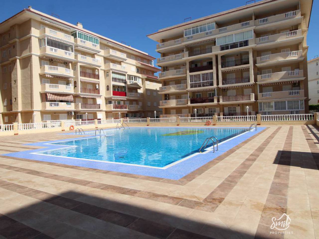 Apartment - Resale - La Mata - 1171