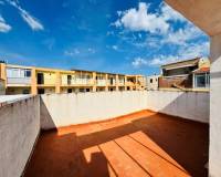 Segunda mano - Casa adosada / Duplex/ Esquina - La Mata